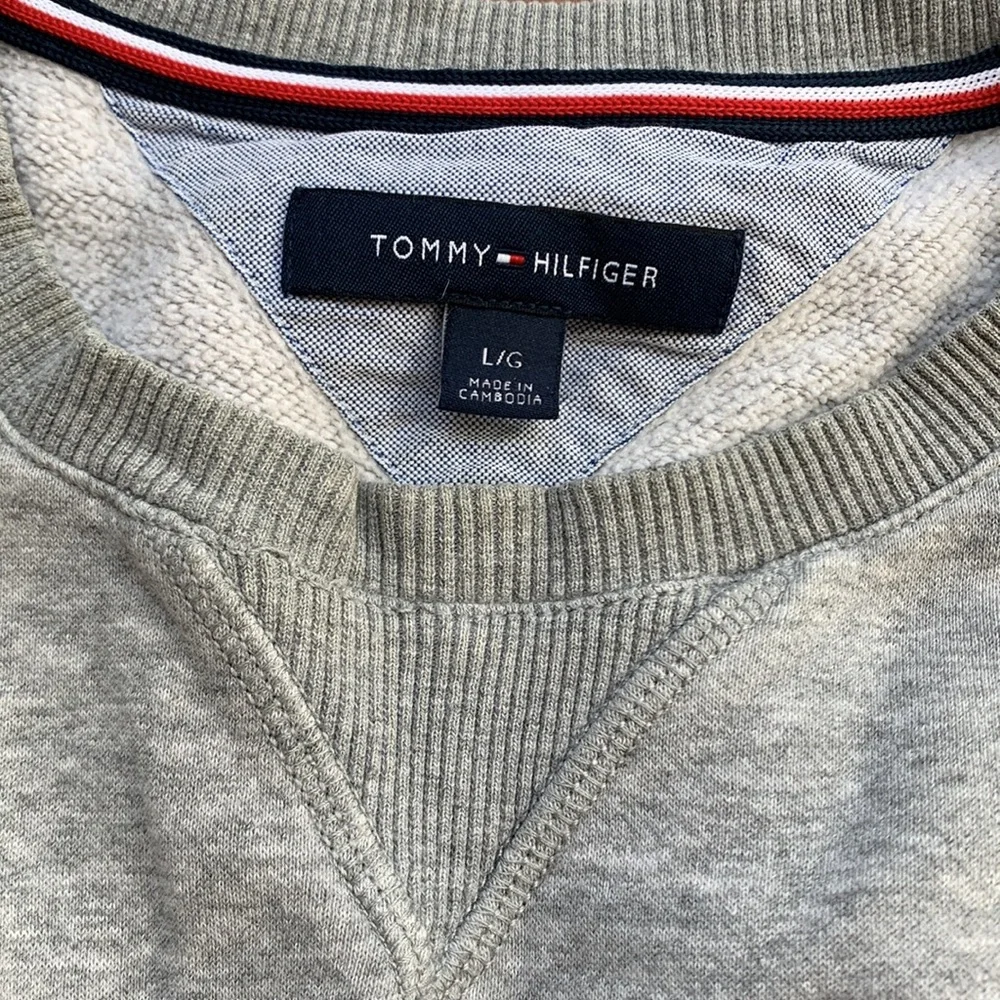 Two pullovers - Picture 3 of 5